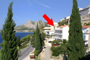 Гостиница Apartments by the sea Omis - 8334  Омиш